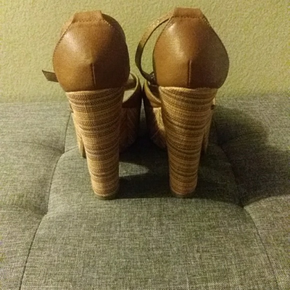 Shoes - Picture 5 of 8